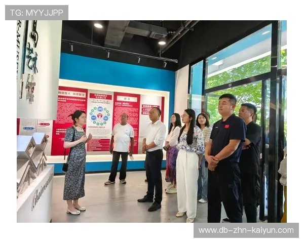 举重学院开展职业素养与生涯规划培训